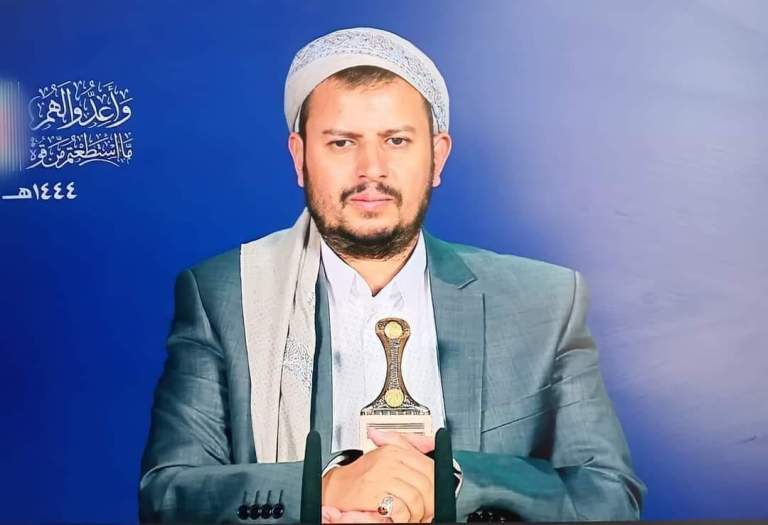 قائد الثورة: أهم ما يمكن أن نستفيد منه في الجانب الخدماتي هو المبادرات المجتمعية