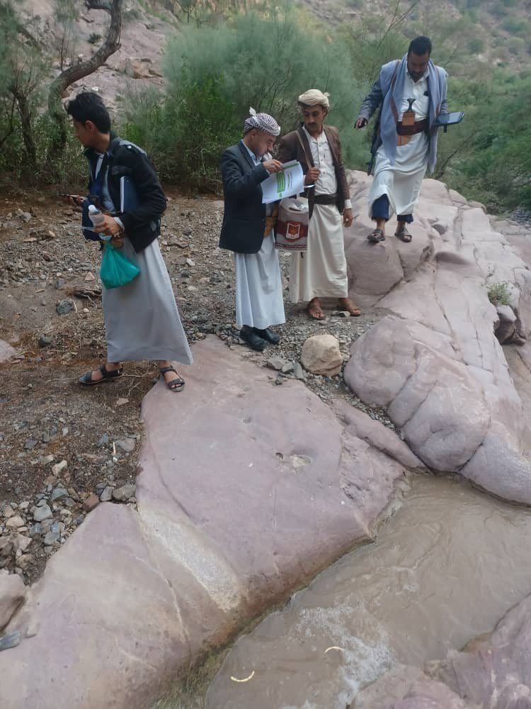 أمين عام الاتحاد التعاوني الزراعي يزور جمعية الحزم