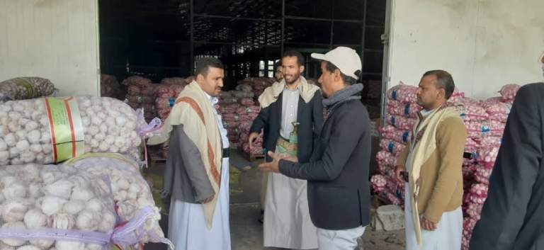 الإتحاد يراقب الية تسويق الثوم في مركز استقبال المنتجات والمحاصيل الزراعية