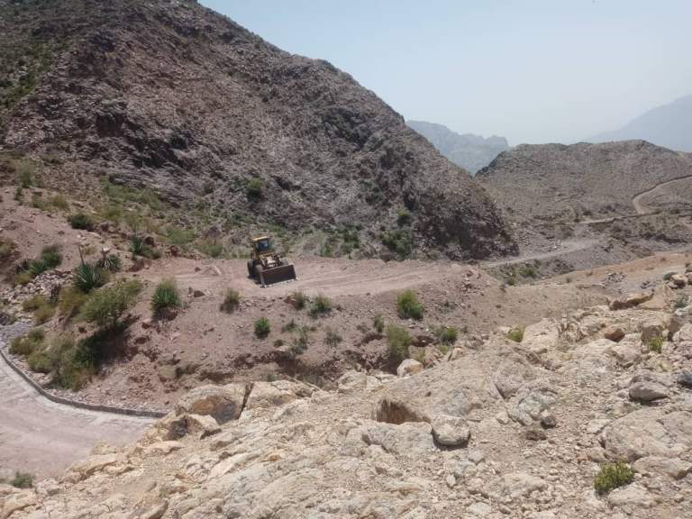 بمُبادرة مُجتمعية استصلاح أراضي زراعية بعزلة ربع الحد بمديرية جبل الشرق