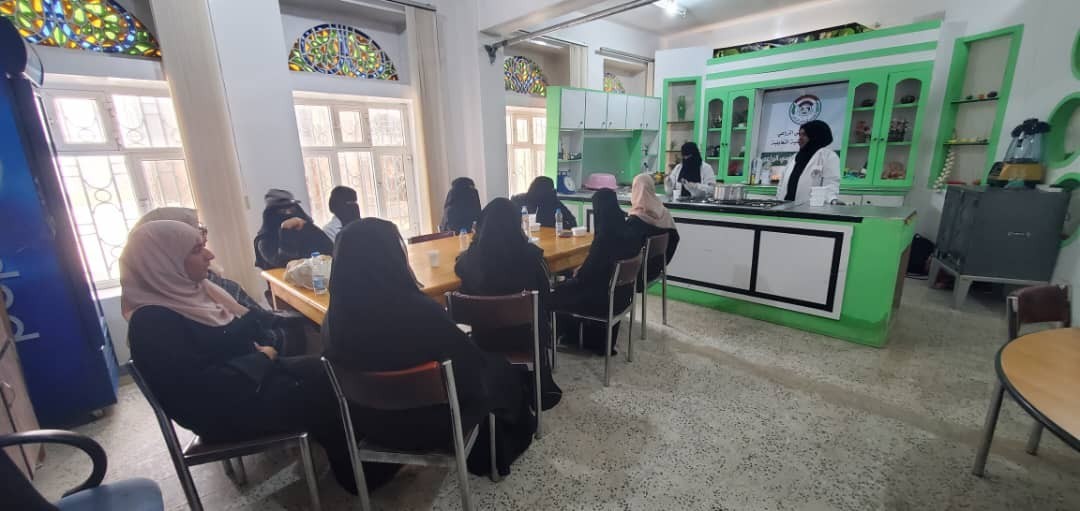 دائرة المرأة بالاتحاد التعاوني تختتم دورة تدريبية في صناعة الالبان