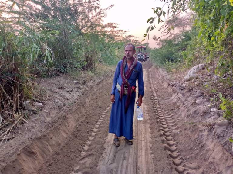 أبناء مديرية بني سعد ينفذون مبادرة مجتمعية في مجال الري بالمحويت