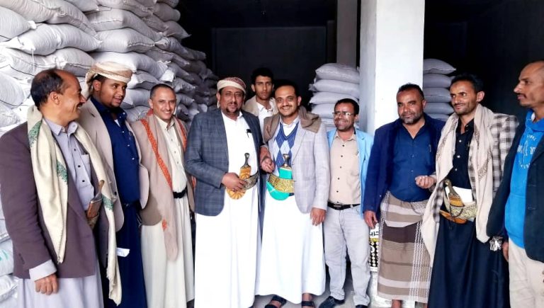 الجمعية النموذجية بيريم توزع 20 طناً من بذور الحبوب والبقوليات على الجمعيات والمزارعين