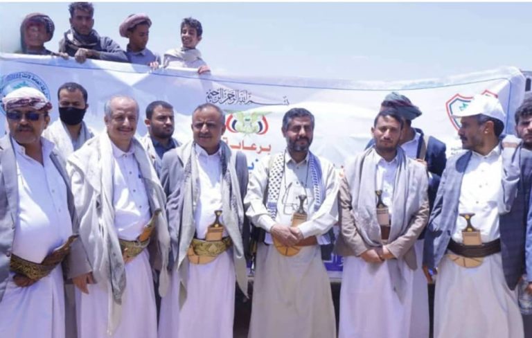 وزير الزراعة ومحافظ ذمار يدشّنان موسم الحصاد الربيعي لبذور البطاطس في ذمار