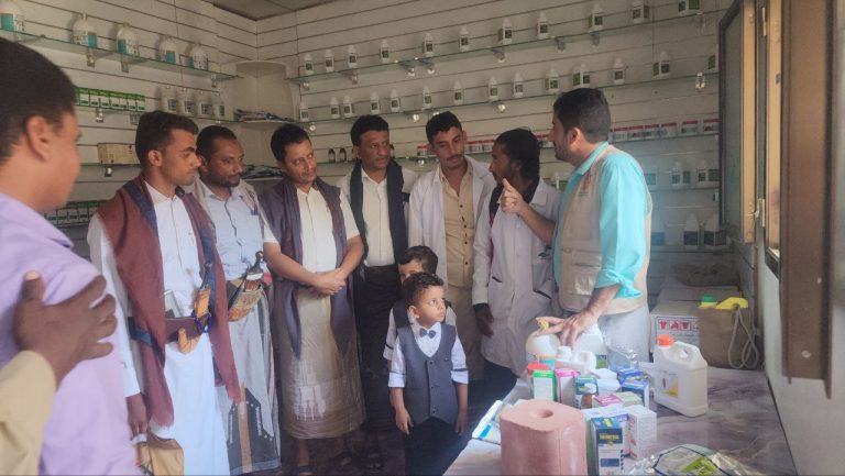 جمعية الحجيلة تفتتح العيادة البيطرية وتوزع حقائب بيطرية لعمال الصحة الحيوانية بالحديدة