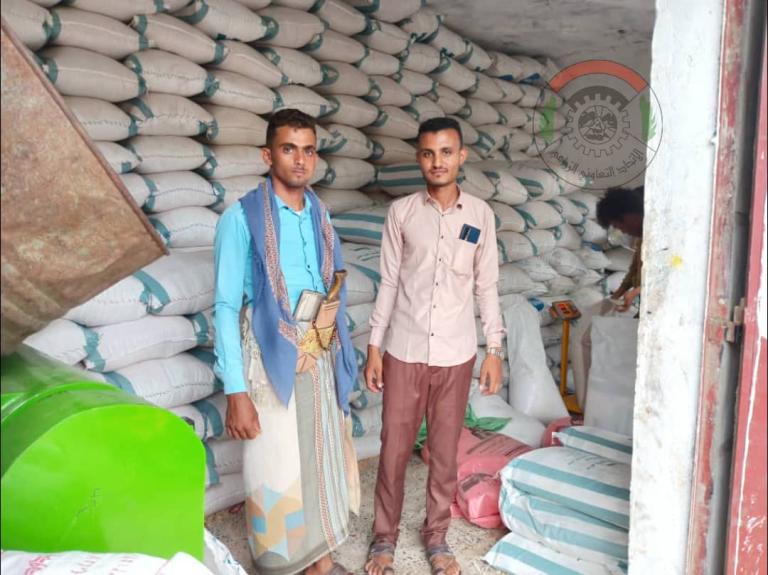 الحديدة.. جمعية الحجيلة التعاونية تسوق 20 طناً من محصول الذرة الشامية