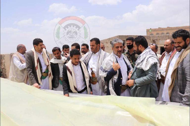 نائب رئيس الوزراء يزور الإتحاد التعاوني الزراعي بصنعاء ويشيد بمشاريع تحسين جودة المنتجات الزراعية