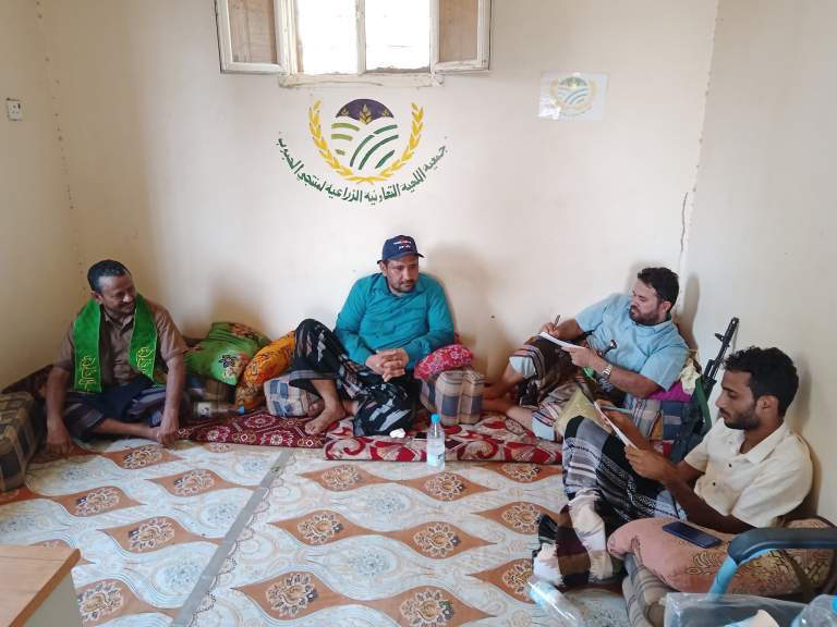 مدير عام مديرية اللحية يزور جمعية اللحية ويشيد بمشروع الزراعة التعاقدية لمحصول السمسم