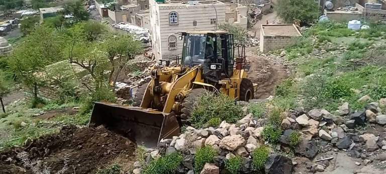 جمعية دمت التعاونية تطلق مبادرة شق طريق وتبحث سبل تعزيز التعاون مع شركة سهول اليمن