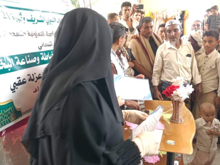 الحديدة.. جمعية الجراحي تختتم دورتين تدريبيتين لـ 90 متدربة في مجالي الخياطة وصناعة البخور