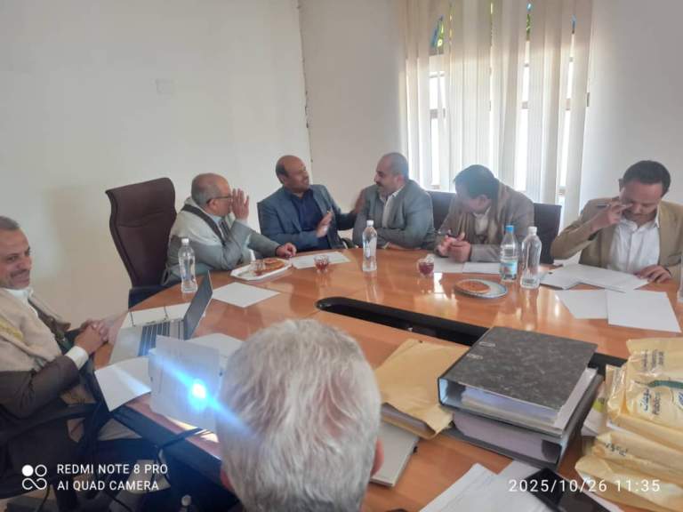 برئاسة النعيمي.. إجتماعاً لشركاء التنمية تمهيدا لتحويل النباتات الطبية إلى خامات دوائية برئاسة النعيمي.. إجتماعاً لشركاء التنمية تمهيدا لتحويل النباتات الطبية إلى خامات دوائية