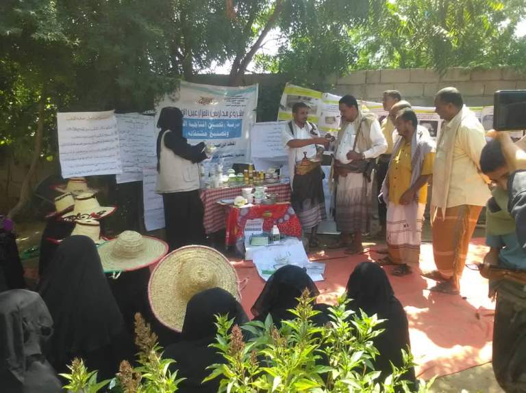 الحديدة.. هيئة تطوير تهامة تتفقد أنشطة الأسر المنتجة في الصناعات التحويلية بمديرية المنصورية الحديدة.. هيئة تطوير تهامة تتفقد أنشطة الأسر المنتجة في الصناعات التحويلية بمديرية المنصورية