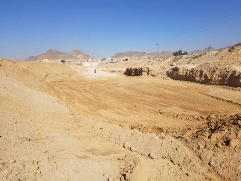 السلطة المحلية بذمار تقدم الدفعة الثانية من مادة الديزل لمساندة مبادرة كرفان الجرشة العليا بميفعة عنس السلطة المحلية بذمار تقدم الدفعة الثانية من مادة الديزل لمساندة مبادرة كرفان الجرشة العليا بميفعة عنس