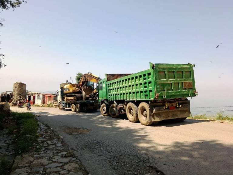 حجة.. إطلاق مبادرة مجتمعية لصيانة وتأهيل طريق عقبة الفصور – الكلب بمنطقة شمر الأعلى حجة.. إطلاق مبادرة مجتمعية لصيانة وتأهيل طريق عقبة الفصور – الكلب بمنطقة شمر الأعلى