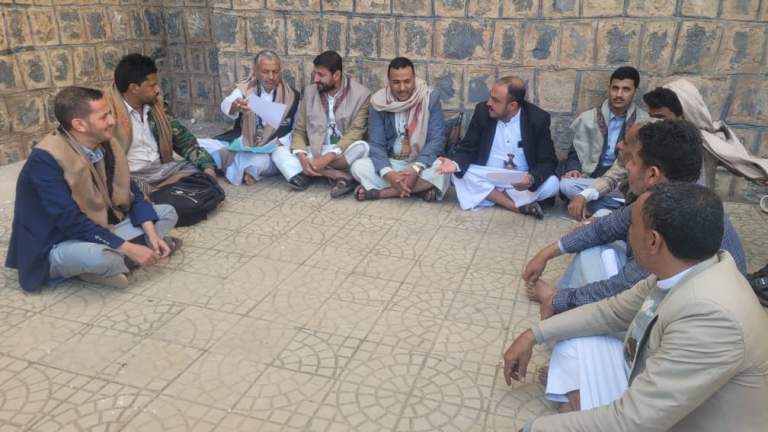 جمعية جبل المحويت تناقش إعداد الحساب الختامي ومتابعة دفاتر الإسناد في اجتماع إداري رقابي