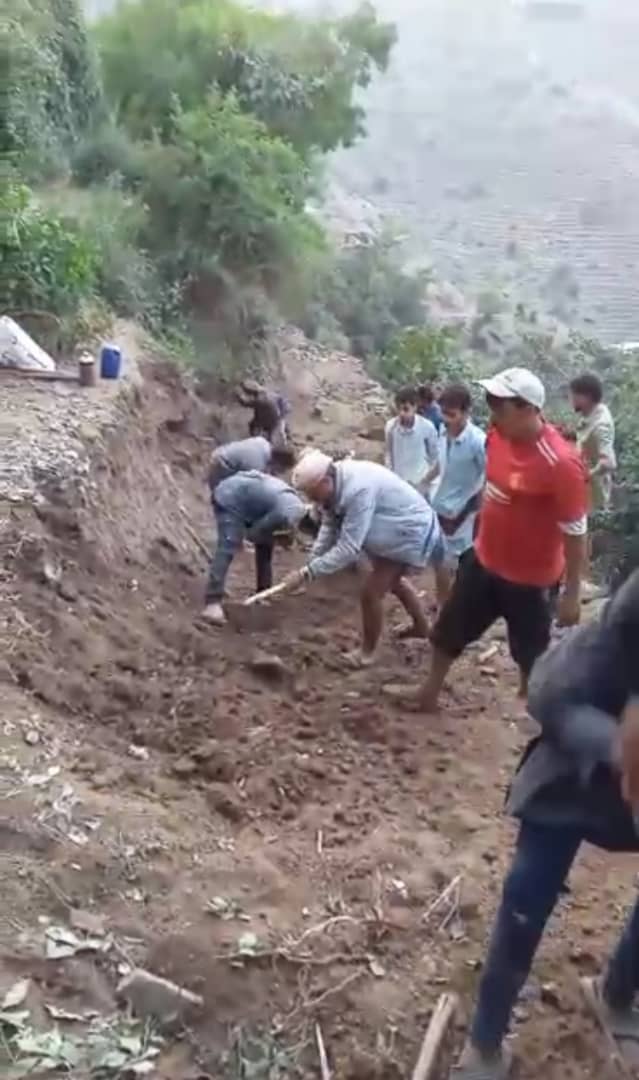 جمعية الرجم تتابع مبادرة مجتمعية لشق طريق في عزلة البشاري