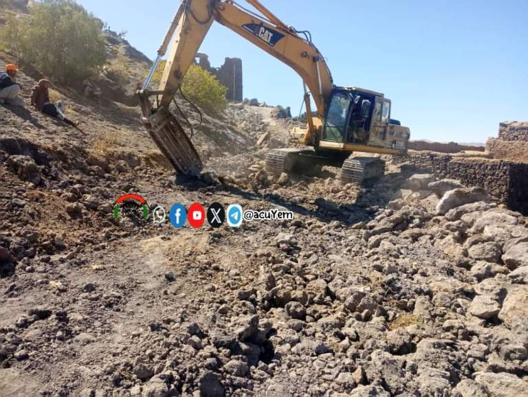 تدشين العمل في مبادرة مجتمعية لإعادة تأهيل طريق الدعيرة الزراعي في مديرية ميفعة عنس￼