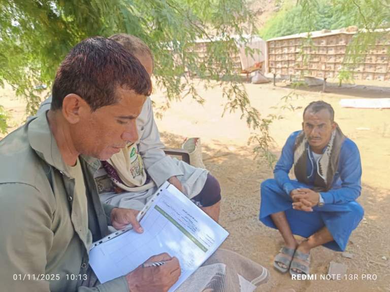 جمعية الخبت تواصل النزول الميداني لتنظيم مجاميع إنتاج العسل والنحل في المديرية