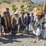 تفقد سير الإنجاز في عدد من مشاريع الطُرق بمخلاف بني أسعد بمديرية جبل الشرق تفقد سير الإنجاز في عدد من مشاريع الطُرق بمخلاف بني أسعد بمديرية جبل الشرق