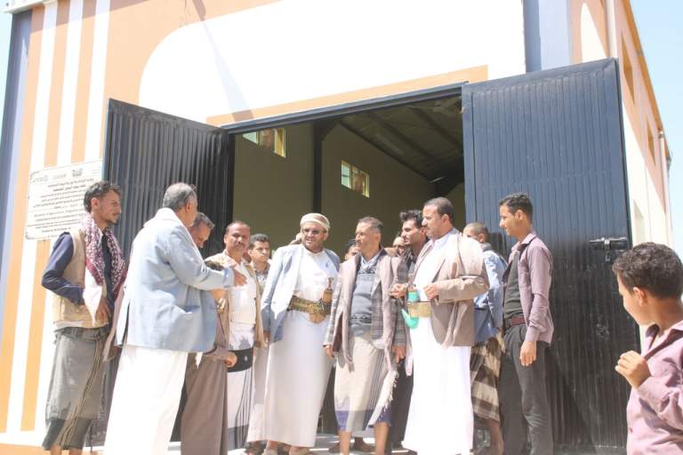 تدشين مشروع توزيع البذور للجمعيات التعاونية الزراعية في تعز