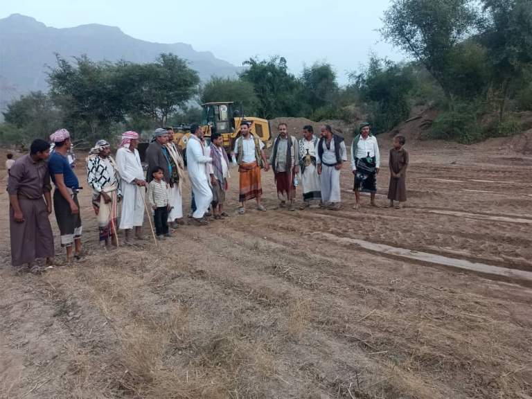 زيارة ميدانية لتقييم أعمال الاستصلاح الزراعي في بني الحمادي بمديرية بني سعد￼￼￼￼ ￼