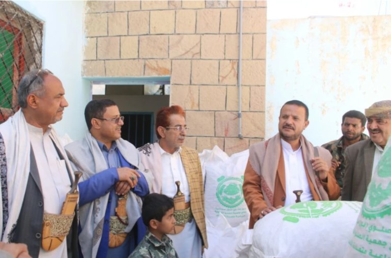 بدء تسويق خمسة طن ونصف من اللوز البلدي بتعز