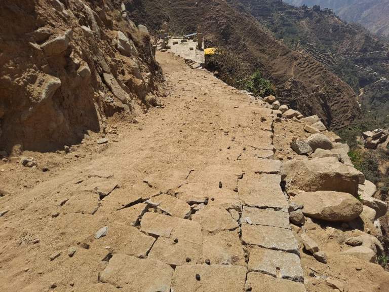 تفقد سير العمل في مبادرة شق طريق قلعة عباد في بني العوام بحجة