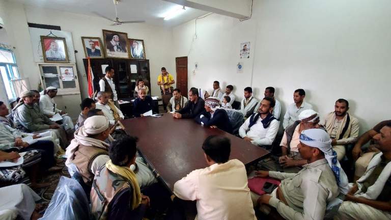 اجتماع لتعزيز العمل التكاملي وتوسيع مشاتل مبادرة “نواة النخيل” بمديرية باجل