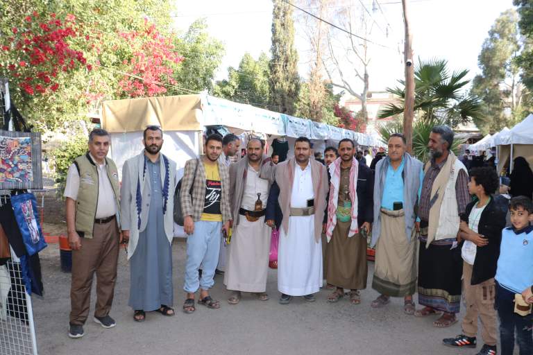 أمين عام الإتحاد التعاوني يزور معرض “خير ما أنتجته أيادينا” بمديرية السبعين