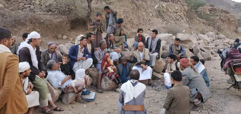 ذمار.. لقاء تنموي يناقش استئناف مبادرة رص طريق عزلة المعزبة بجبل الشرق