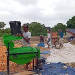 جمعية زبيد التعاونية الزراعية تدشن عملية فرط محصول الذرة الشامية.