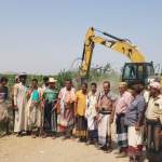 الحديدة.. زيارة ميدانية لمتابعة صيانة قنوات الري وتنظيم السقي في وادي مور