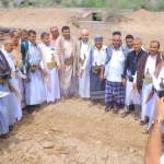 وكلاء محافظة الحديدة يتفقدون سير العمل بمشروع استصلاح الأراضي في منطقة باب الناقة بباجل