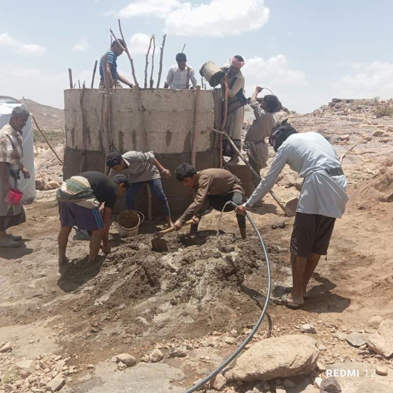 البيضاء.. إنجاز المرحلة الثانية من مشروع مياه “آل الصالحي” بمبادرة مجتمعية في مديرية نعمان