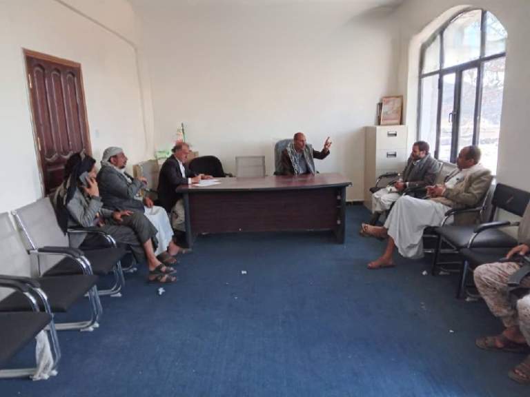 اجتماع موسع في يريم للتشبيك بين الجمعية الزراعية والتجار لتعزيز سلاسل القيمة