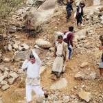 الاطلاع على سير العمل في مبادرة رصف طريق قرى شراقي وضرة – حجة