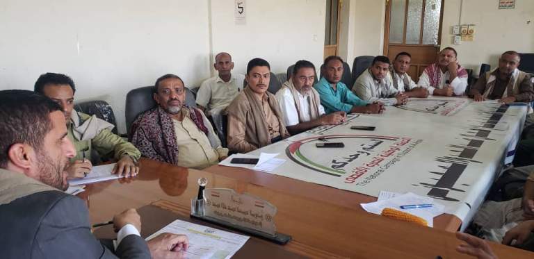 اجتماع بمديرية المراوعة لتعزيز التكامل بين السلطة المحلية وجمعية الاكتفاء