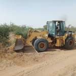 أهالي عزلة المجاملة ببيت الفقيه يدشنون مبادرة مجتمعية لشق وردم طريق مفرق المعولية