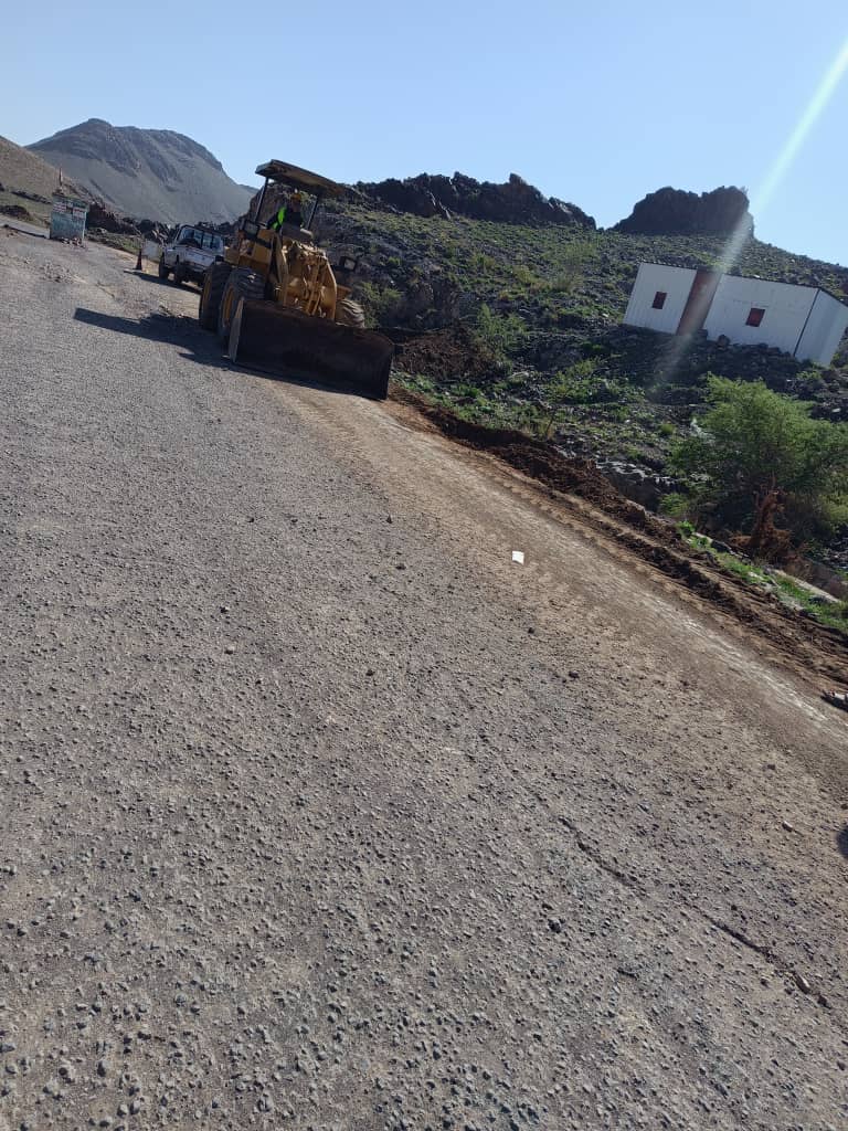 تدشين العمل في مشروع صيانة وتأهيل طريق الحداء – صنعاء بمبادرة مجتمعية