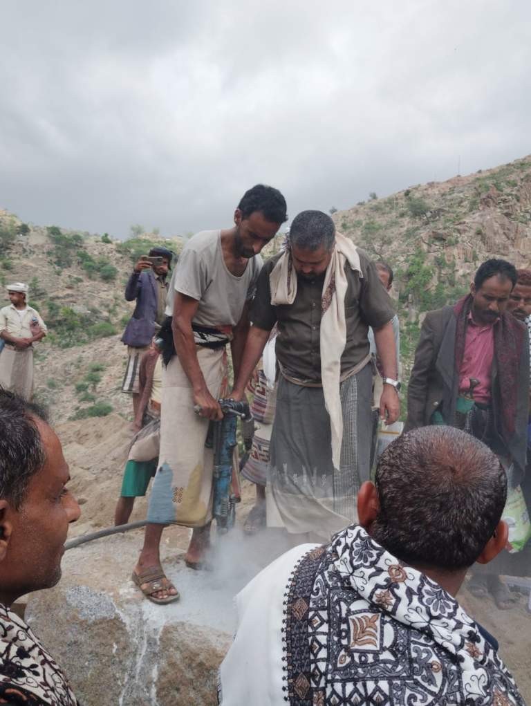 جمعية أفلح اليمن التعاونية تدشن العمل في مشروع سد وادي زيد بمحافظة حجة