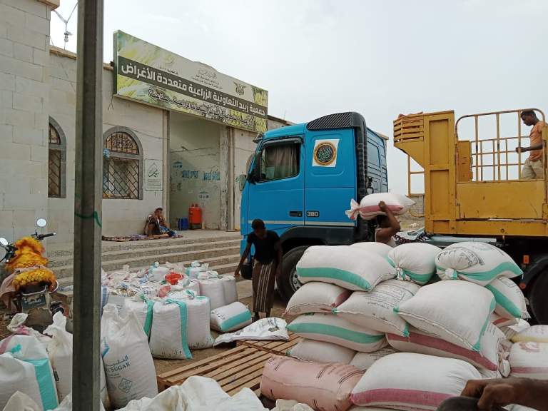 الحديدة.. جمعية زبيد التعاونية تُسوق 190 طناً من الذرة الشامية ضمن مشاريع الزراعة التعاقدية