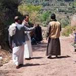 إب.. إنجاز 80% من مبادرة رصف طريق المناوب في بعدان