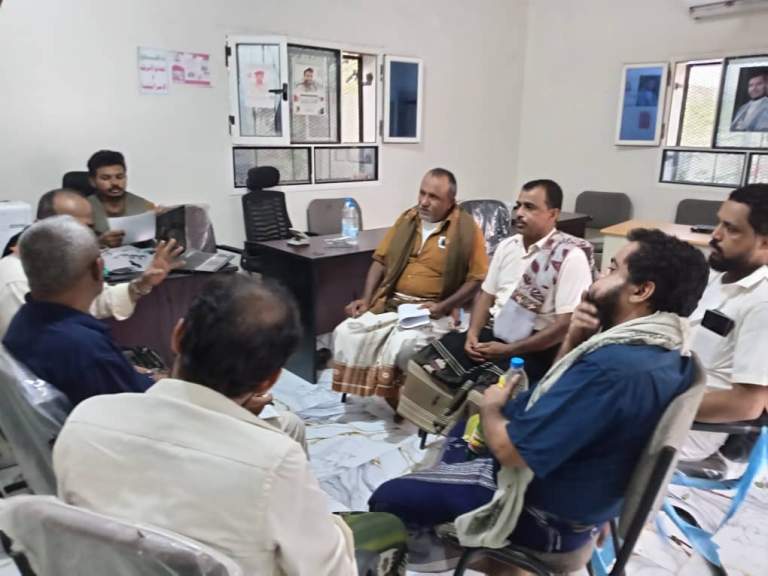 الحديدة ـ جمعية بيت الفقيه تنظم اجتماعاً موسعاً لتقييم الأداء المالي والإداري والفني