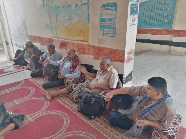 الحديدة ـ اجتماع بمديرية الحالي يناقش دعم بائعي الأسماك وتحسين النشاط التسويقي