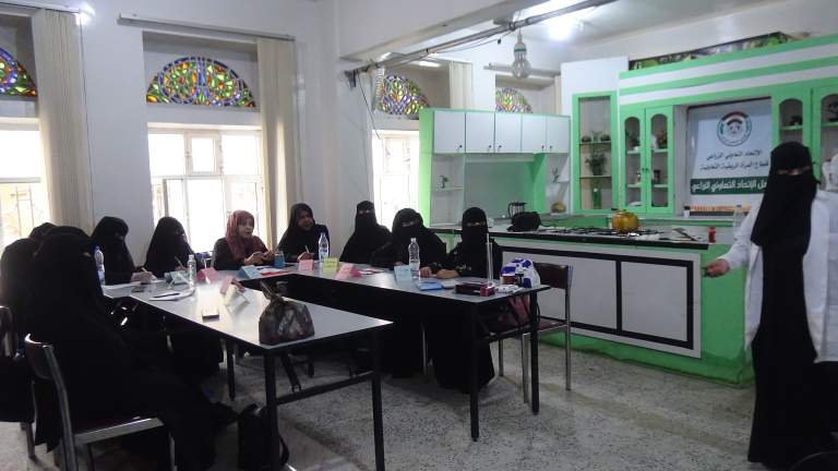 صنعاء.. دائرة المرأة بالاتحاد التعاوني الزراعي تدشن دورة تدريبية في تصنيع مشتقات الألبان